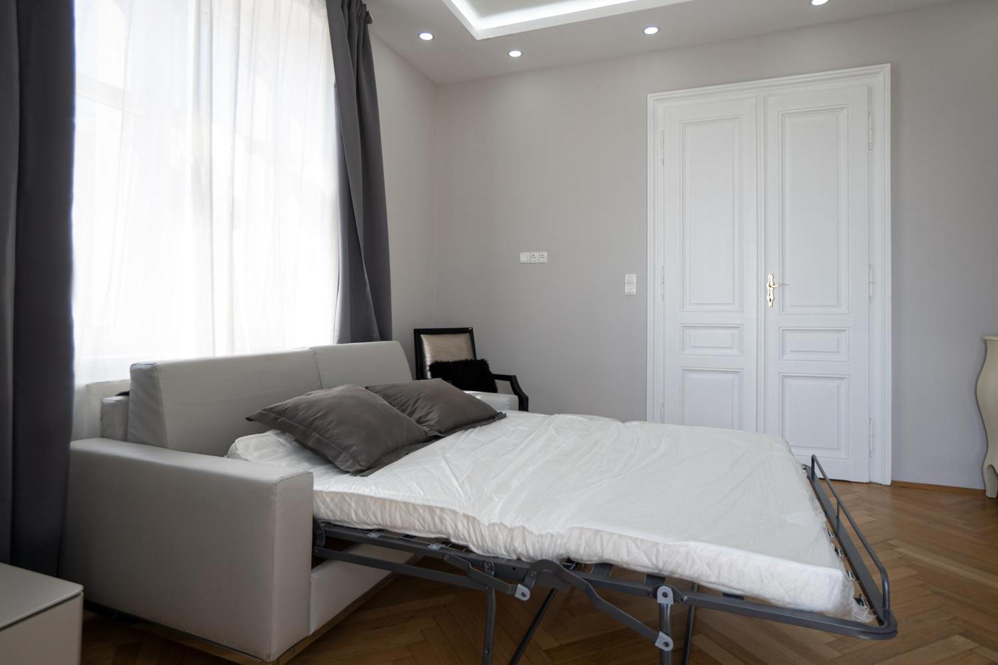 Charming 2-Room Apartment With Balcony, 15 Min To Center Vienna Exterior photo