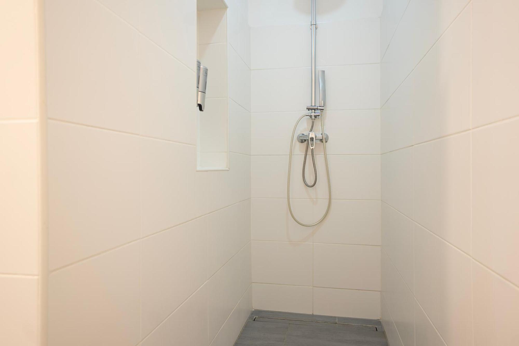Charming 2-Room Apartment With Balcony, 15 Min To Center Vienna Exterior photo